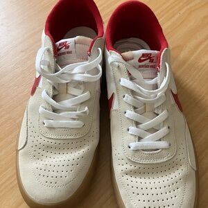 Nike Heritage Vulc SB 'Summit White Cardinal Red
